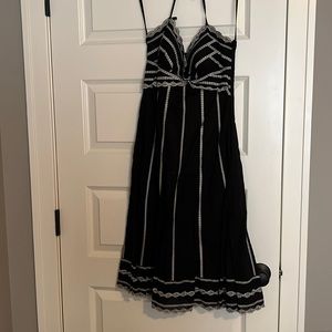 EUC white house black market embroidered dress